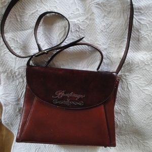 1990'S VTG BURBERRYS PATENT LEATHER SHOULDER BAG